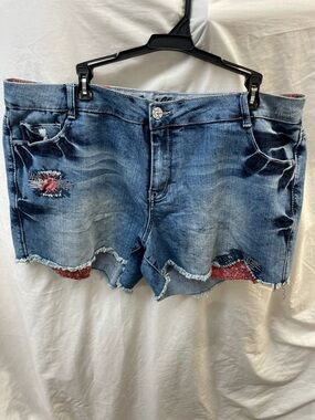 Vanilla star Women's Distressed faded Denim Shorts with Red Patch Detail Sz 22